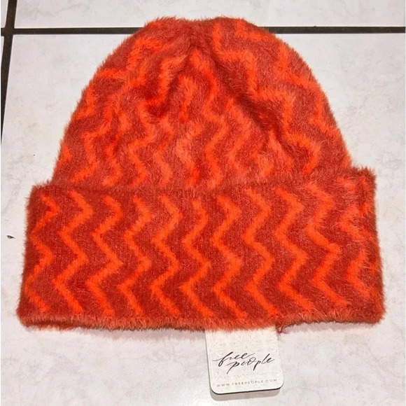 Free People Raspberry Combo Beanie. Fuzzy Warm Designer. Brand new with Tags. - Picture 4 of 7